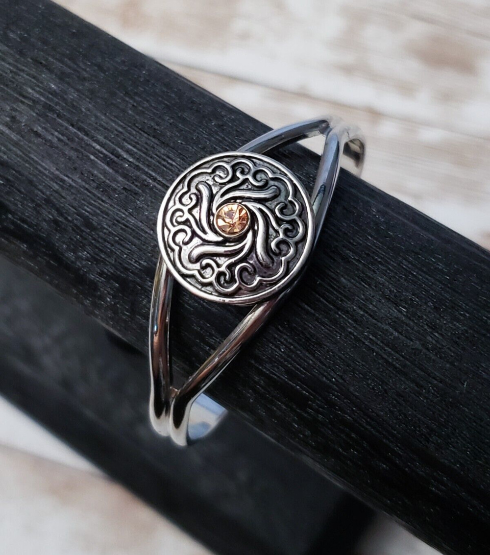 Cuff Bracelet with Pop Off Design